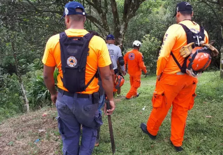 Miembros de la Fuerza de Tarea Conjunta lo encontraron sin vida. Foto: Elena Valdez.