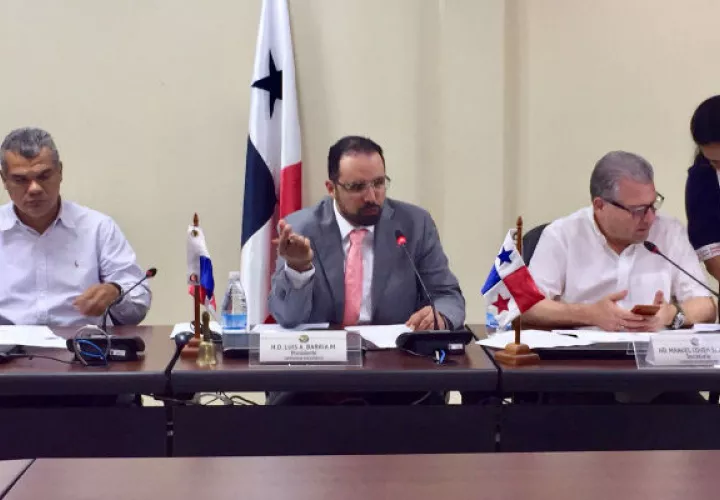 Aprueban traslado de partida a ocho entidades