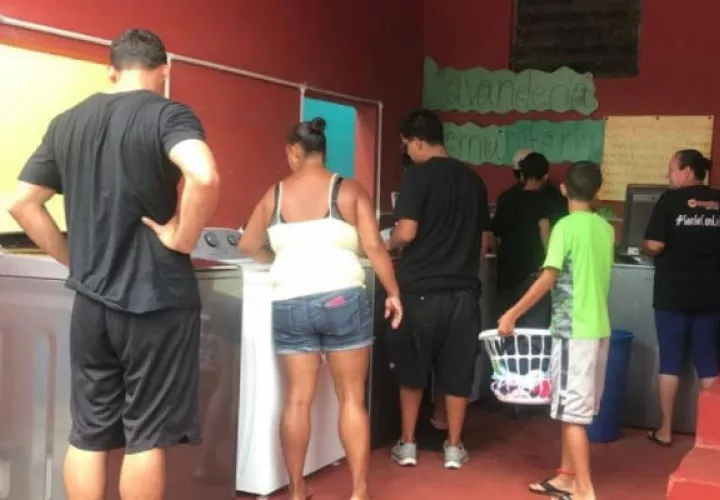 Fonsi sigue firme con su compromiso de ayudar a reconstruir Puerto Rico 