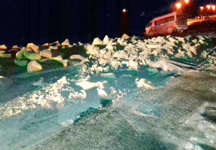 Accidente con camión que transportaba cemento. @TraficoCPanama/ @tvntrafico