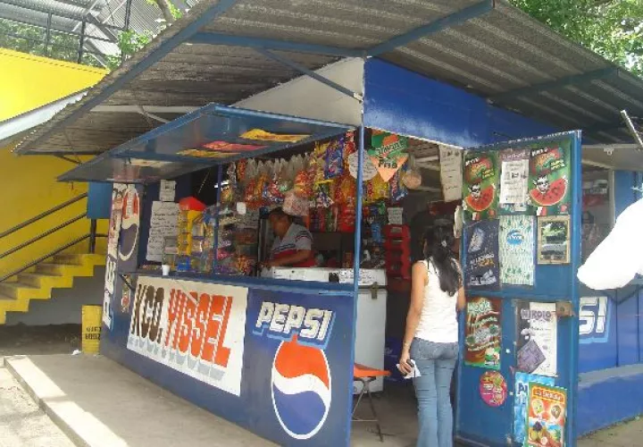 El Ministerio de Educación se encargará de verificar que todos los kioscos o cafeterías cumplan con la ley.