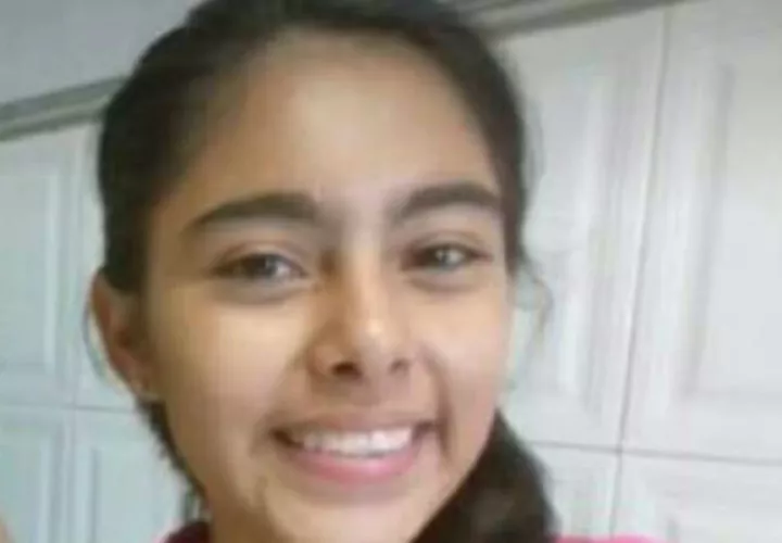 Los compañeros dicen que Iris salió del colegio con una amiga.