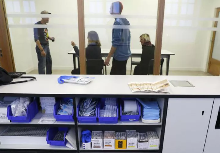 Vista de material clínico en uno de los hospitales del sur de París, Francia.