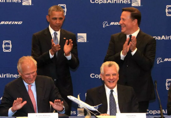 Obama y Varela presencian acuerdo entre Boeing y Copa Airlines durante Cumbre de la Américas. Foto/AP