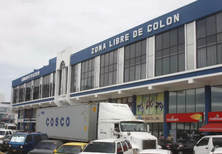 Importó juguetes, ropa, celulares, neumáticos, materia prima, tubos etc.