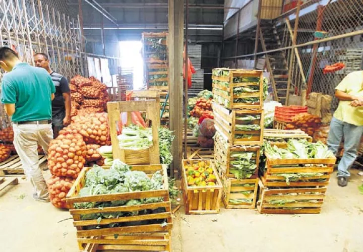 El mes de diciembre siempre ha representado un repunte en las ventas en el mercado de abastos, aunque este año no ha sido así. /Foto Archivo