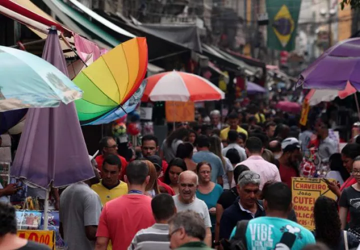 Las actividades ligadas al consumo mejoran. /Foto EFE