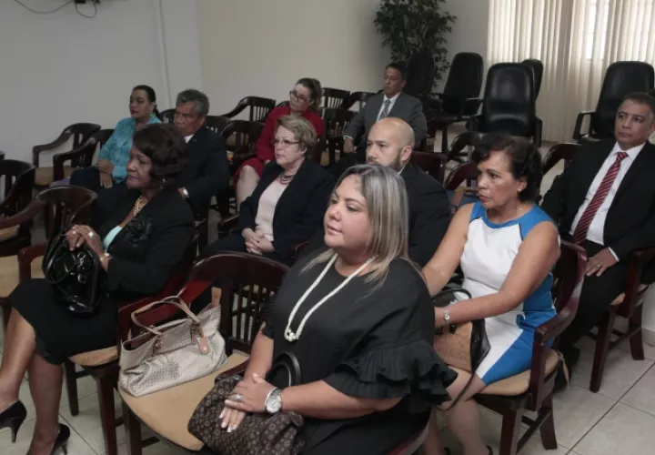 Algunos de los candidatos presentados por el Colegio Nacional de Abogados. /Foto Víctor Arosemana