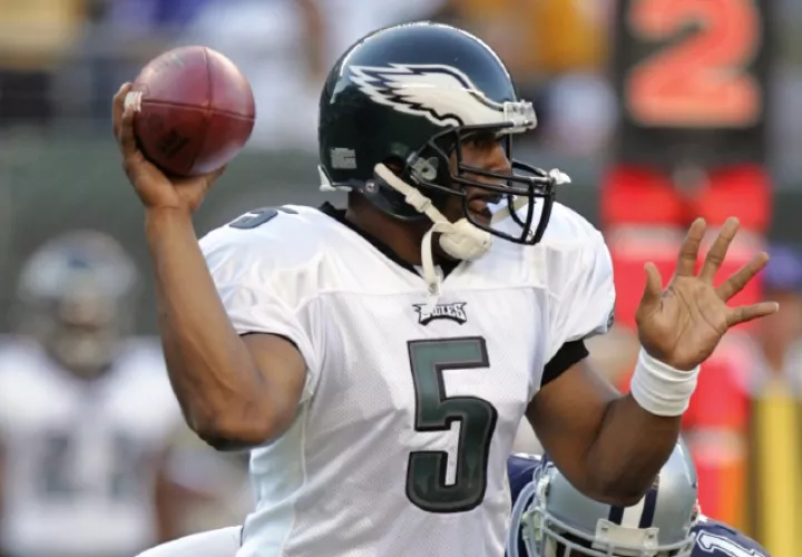 El "exquarterback" Donovan McNabb está metido en el lío. /Foto AP
