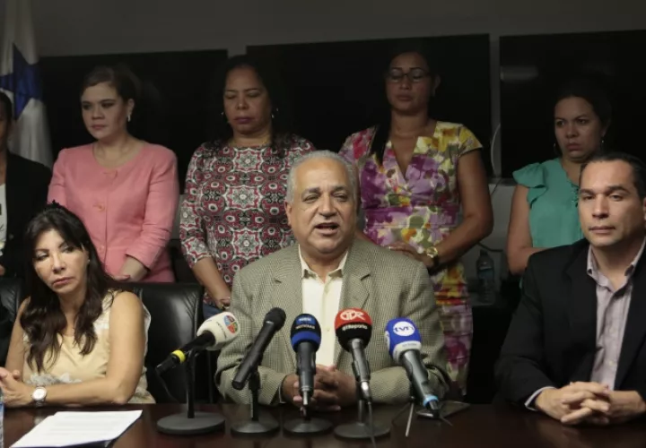 En conferencia de prensa,  miembros la Secretaría de Trabajadores del CD mostró su preocupación por el aumento del desempleo. /Foto Víctor Arosemena