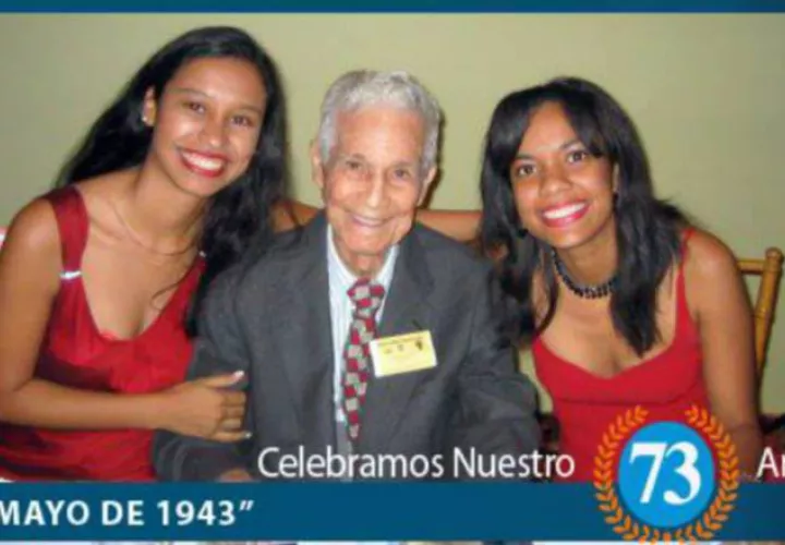 En Uruguay. Selene Núñez,  Erasmo Chambonet y Zuleika Cordero.