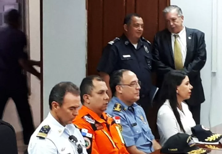 En conferencia de prensa, jefes de estamentos de seguridad ofrecieron detalles del operativo. /Foto Twitter