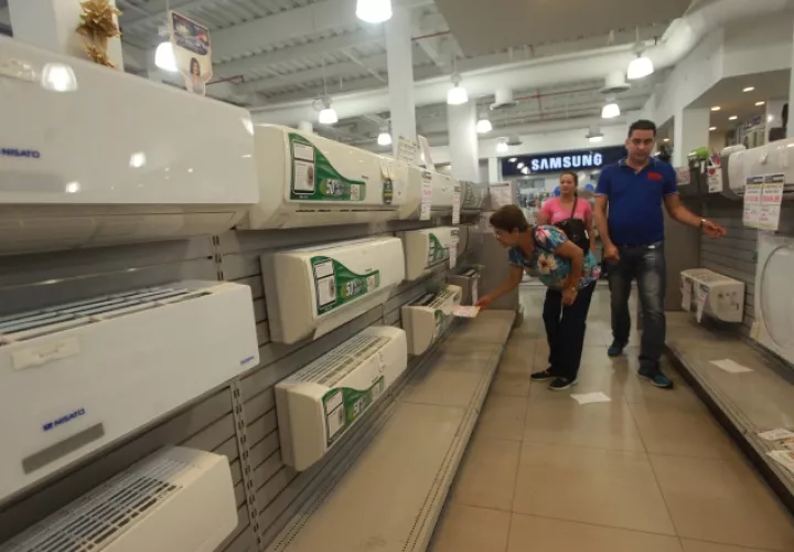 El consumidor  podrá adquirir equipos de alta eficiencia.  Archivo