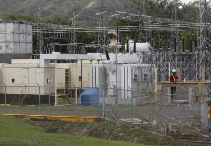 Según las autoridades, el ajuste no debe crear ningún tipo de problemas si las personas ahorran energía y verifican sus equipos antes de ir a dormir y cuando viajan. Archivo