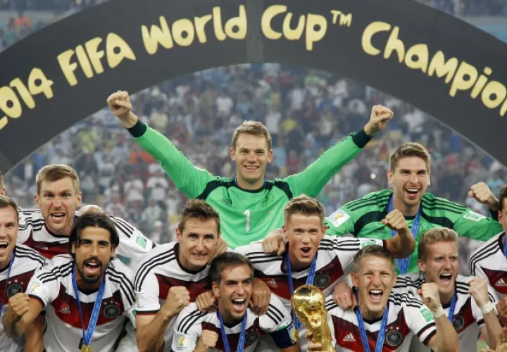 Alemania conquistó su cuarto título en el Mundial Brasil 2014, luego de vencer 1-0 a la Argentina de Lionel Messi. AP
