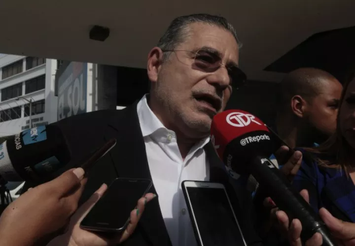 Ramón Fonseca Mora, copartidario del presidente, fue el primero en vincular a Juan Carlos Varela, el 9 de febrero, con los sobornos de Odebrecht. Archivo