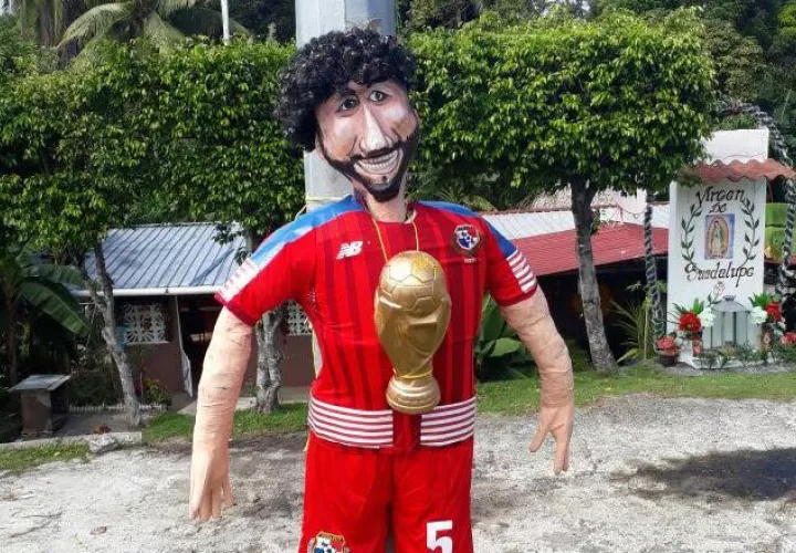 El muñeco de Román 'Mazinger' Torres ha sido el más solicitado. /Foto Eric Montenegro