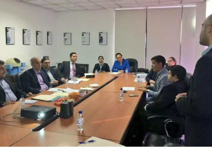 Los auditores iraníes visitaron la sede de la Universidad Marítima Internacional de Panamá (UMIP).