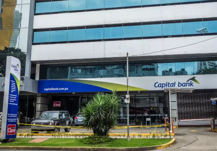 La sociedad Blue Apple Services Inc. llegó a recibir 40.6 millones de dólares.