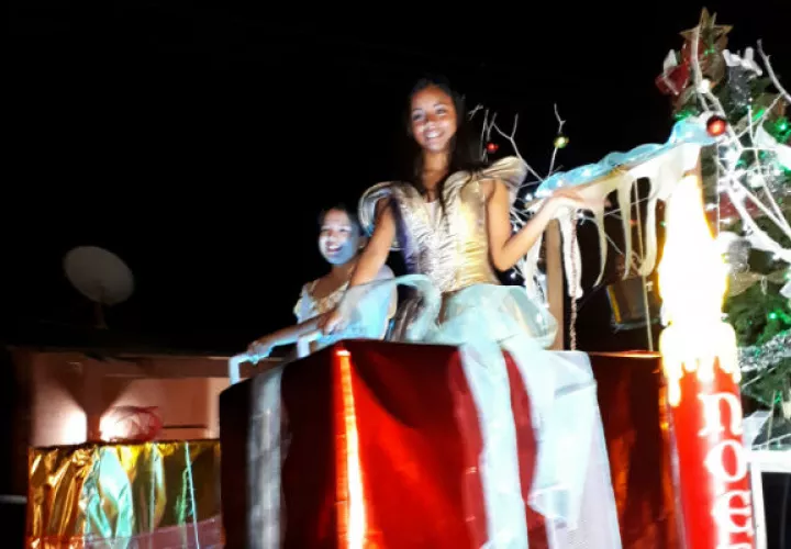 La alegorías recibieron muchos aplausos. Foto: Elena Valdez. 