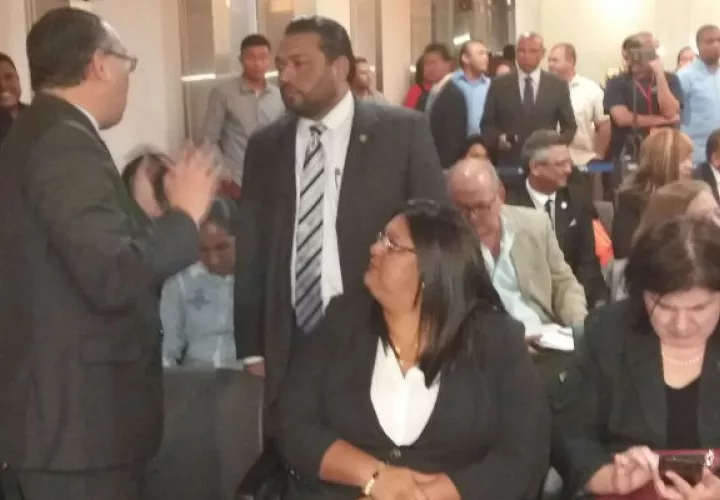 Actores del Gobierno buscan defender las pretenciones del Ejecutivo.