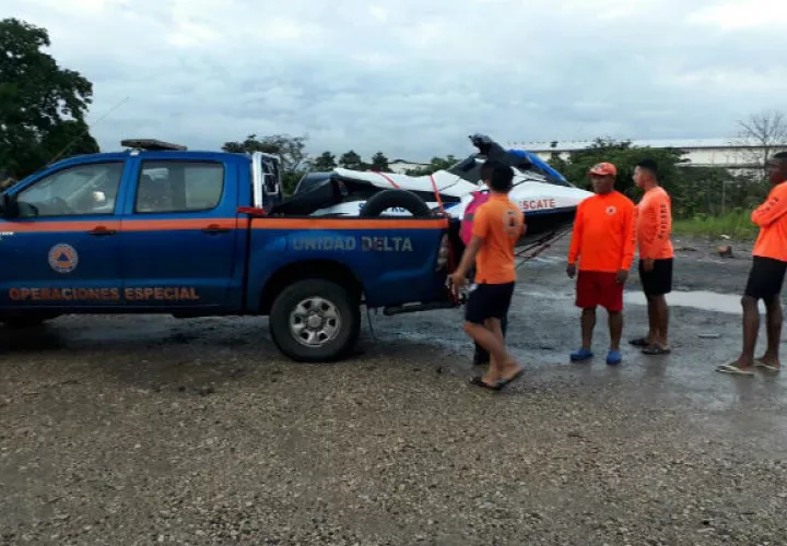 Se inicia la búsqueda del venezolano en playa Langosta. @Sinaproc_Panama 