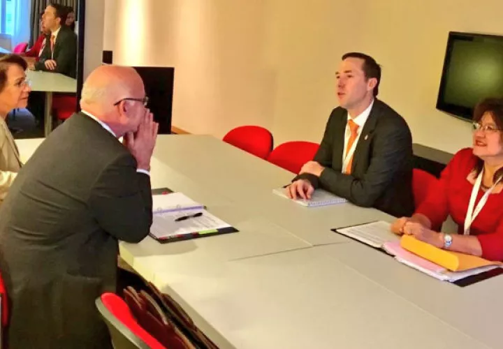 Sostuvo reuniones bilaterales con varias autoridades