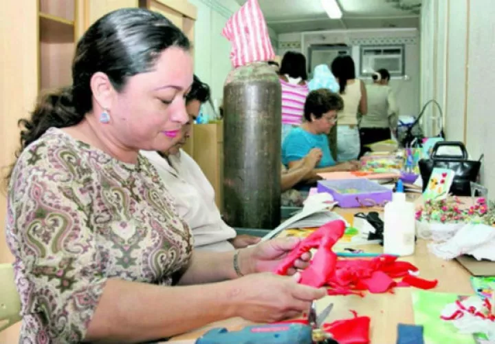 Instan a trabajar juntos por la productividad de las MiPymes y reducir la informalidad del sector.