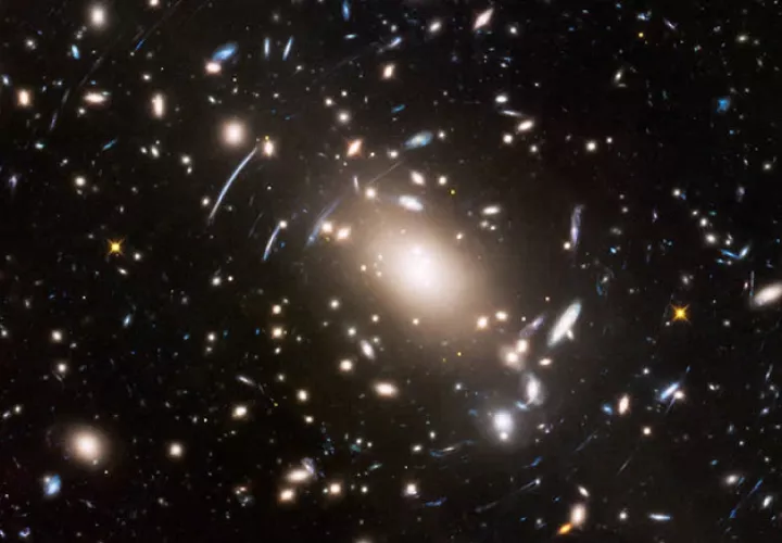 Los científicos que coincide espacialmente con los arcos de radio. NASA