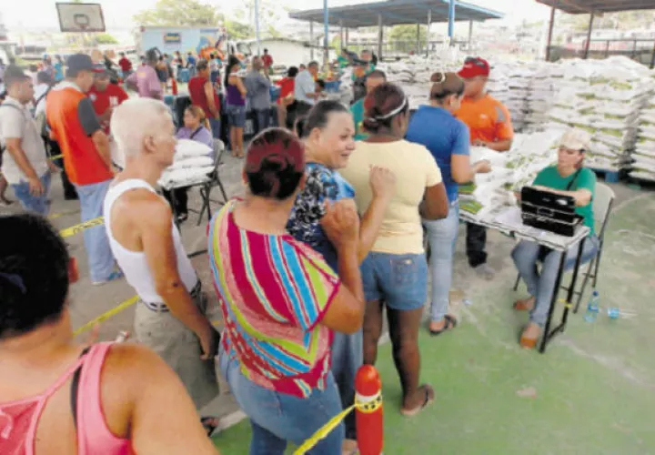 Venta controlada de 240 mil jamones en Naviferias