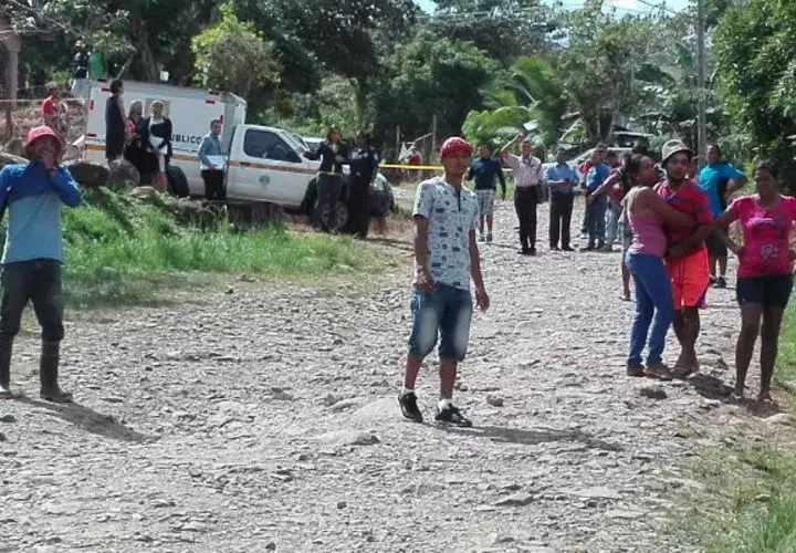 El posible asesino huyó a la barriada San Antonio, pero lo atrapó la policía / Eric Montenegro.