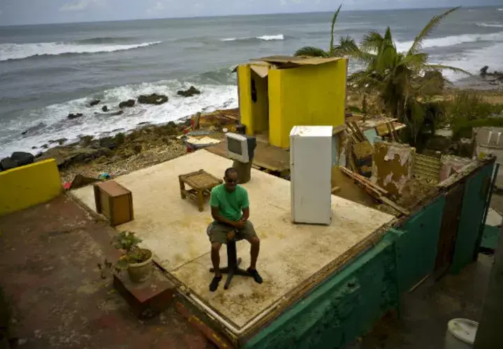 Los puertorriqueños aún no se recuperan de los destrozos causados por el huracán María.
