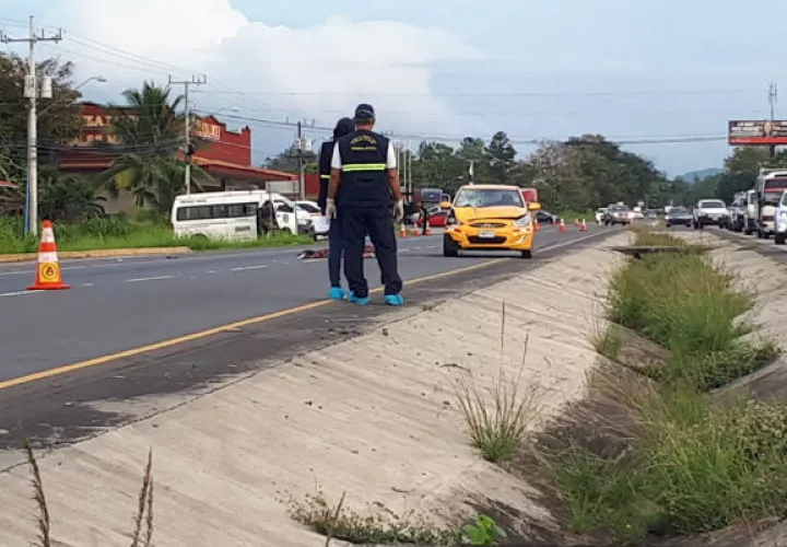 El hombre estaba sin signos vitales. Foto: Elena Valdez. 