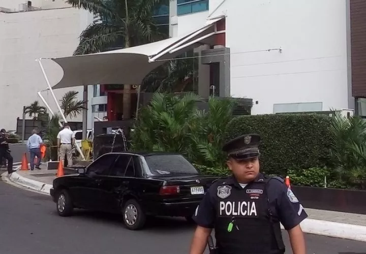 El hecho violento se dio en una cafetería, a media mañana, y con la presencia de varios comensales.