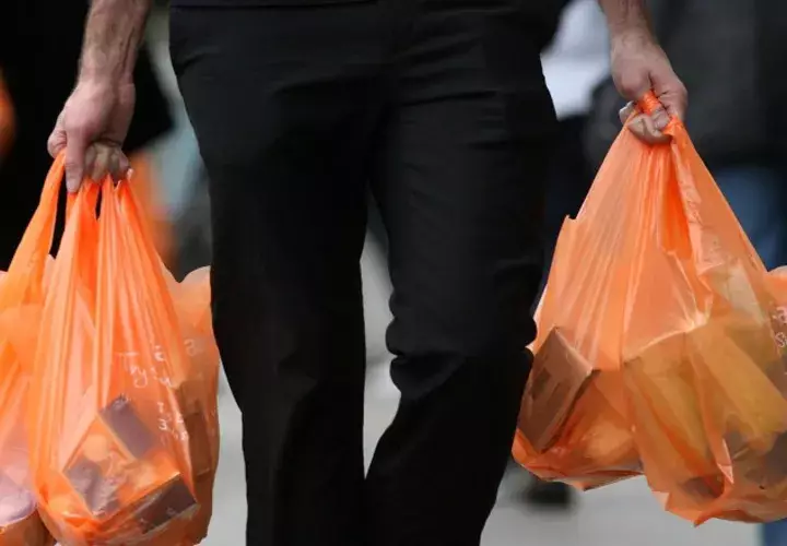 Las bolsas de plástico son uno de los principales protagonistas de la basura marina. 