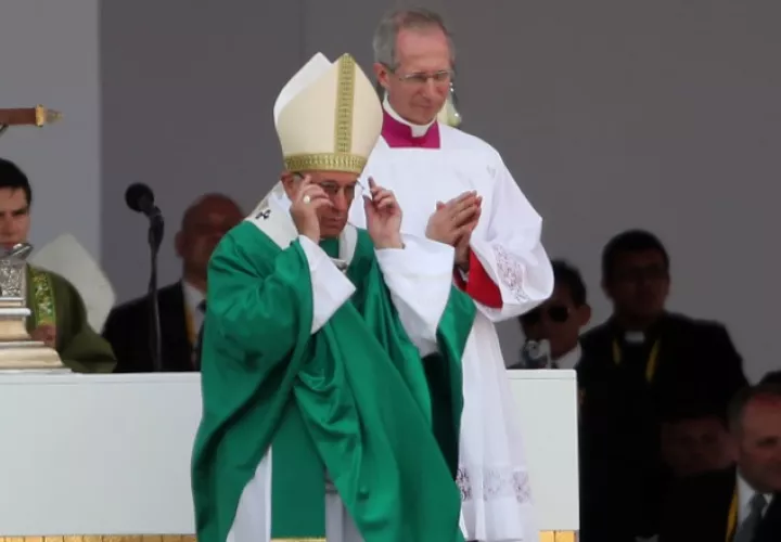 El papa Francisco en su última misa en territorio peruano, en la base aérea de Las Palmas en Lima. /Foto EFE