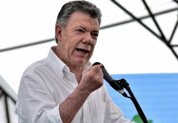 El presidente Juan Manuel Santos exige un cese al fuego para seguir con el diálogo. EFE