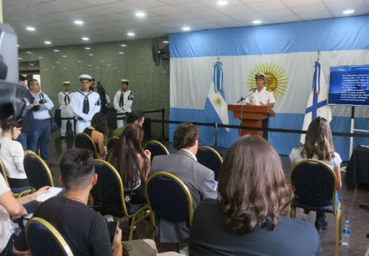 La Armada Argentina mantiene la búsqueda del submarino ARA San Juan. FOTO/AP