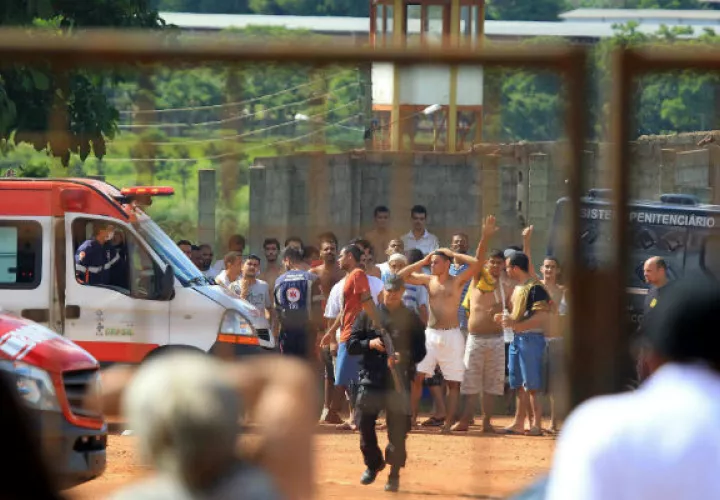 Nueve muertos y varios heridos en un motín carcelario en Brasil. FOTO/AP