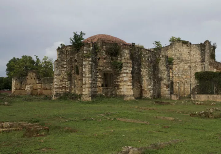Vista de las ruinas del Monasterio de San Francisco. FOTO/EFE