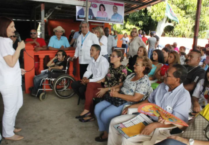 Marta de Martinelli hizo tres reuniones hoy en La Chorrera y Arraiján. Foto/Archivo