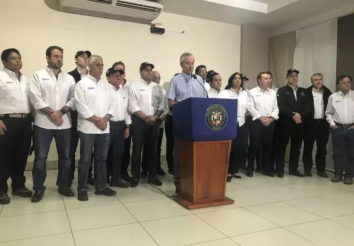 El Consejo de Gabinete calificó como turba la marcha hacia el edificio Miramar / Presidencia.