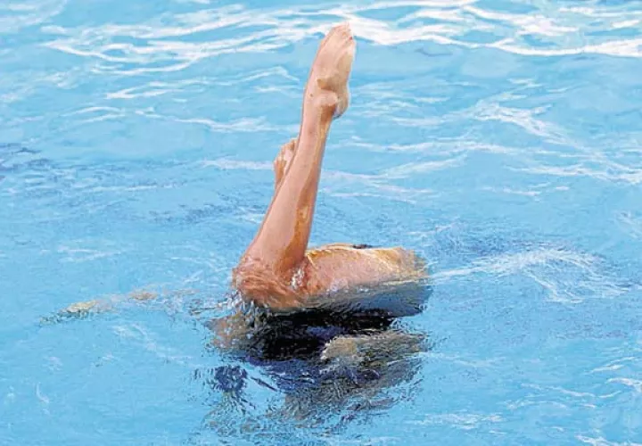 El club Synchro  ofrece cursos en las  piscinas del colegio Javier y en la Eileen Coparropa, en horarios que van de  3:30 p.m. a 5:00 p.m.