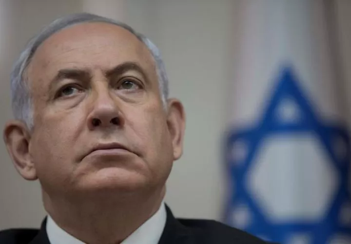 A Benjamín Netanyahu se le acusa de fraude, soborno y abuso.