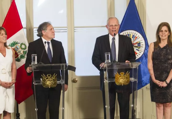 Luis Almagro, Pedro Pablo Kuczynski y Mercedes Aráoz