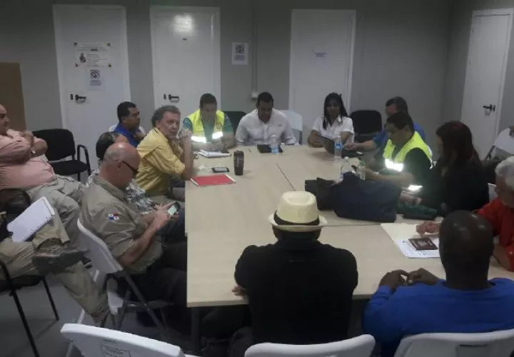 Una reunión, que duró varias horas en la tarde de ayer, sostuvieron las partes en conflicto con la mediación del Ministerio de Trabajo. /Foto Cortesía
