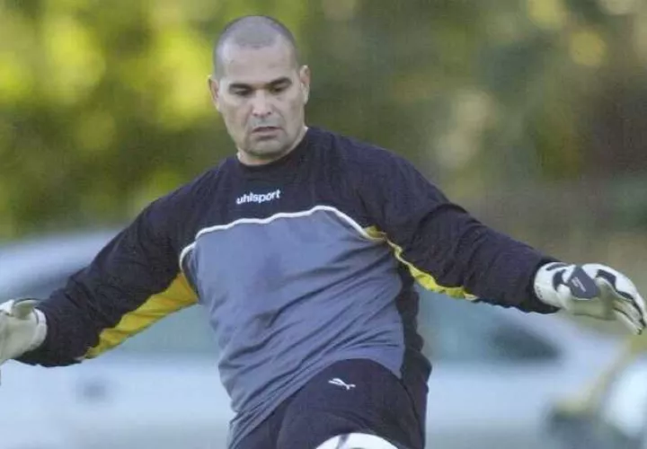 José Luis Chilavert  disputó con Paraguay los mundiales de Francia 1998 y  Corea y Japón 2002.