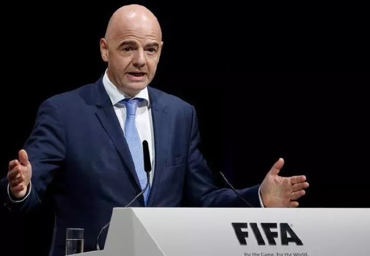 Gianni Infantino quiere que en el Mundial de Rusia 2018 se use el VAR. /Foto EFE