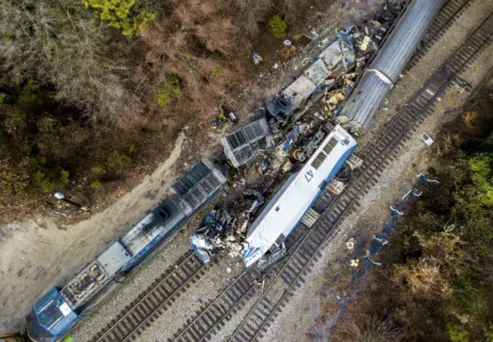 Las dos personas que fallecieron eran empleados de Amtrak. FOTO/AP