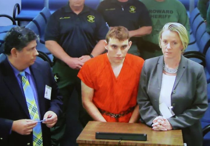 Nikolas Cruz, enfrenta 17 cargos criminales por la matanza que perpetró. Foto: EFE
